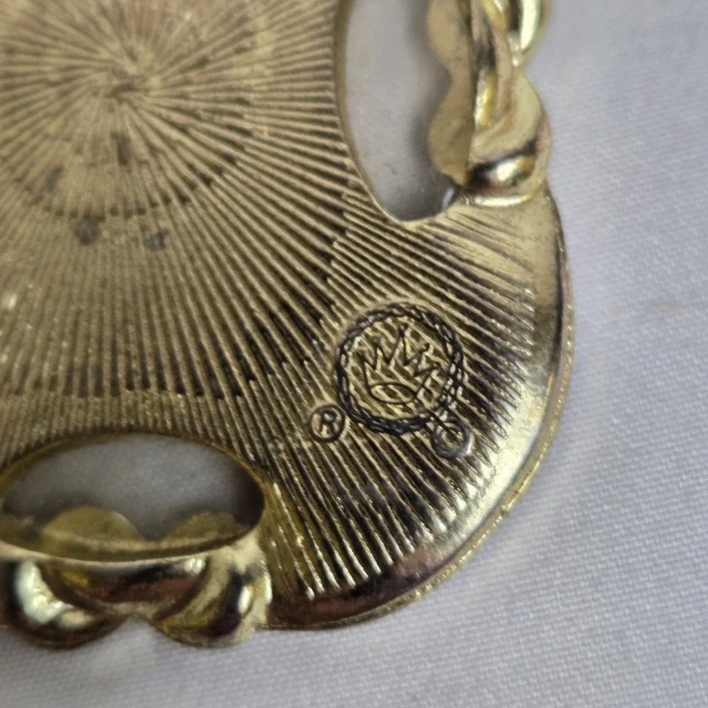 Photo Frame Keychain Charm Enamel Details Crown Mark Gold Tone Vintage 2